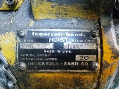 Ingersoll-Rand Air Hoist Size: MR5 Serial: 31695 1/4 Ton Capacity