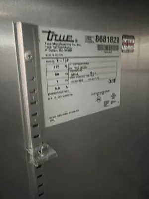True T-19F-HC 27" One Section Solid Door Reach-In FreezerTrue T-19F-HC 27" One Section Solid Door Reach-In Freezer