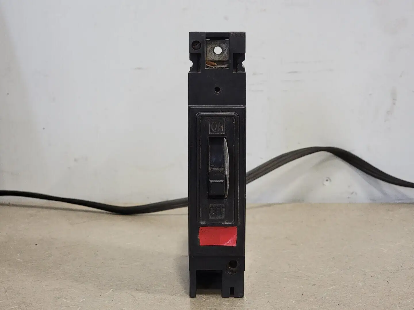 30 Amp, 1 Pole, 277 volts Circuit Breaker