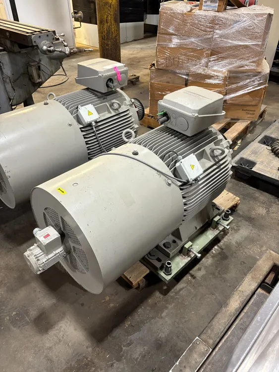 Used SIEMENS 1LE15232DC033AK4-Z Servo Motors South Carolina US | ESS Industrial Equipment Sales #968483