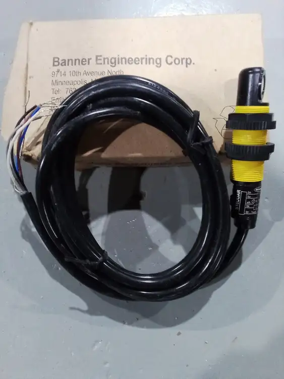Used Banner S18UUAR Proximity Sensors US | Infinity wholesale & Supply LLC #1305600