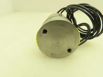 Honeywell Skinner V5D38570 Solenoid Valve 3-Way NC 120V 75 PSI 1/4" NPT
