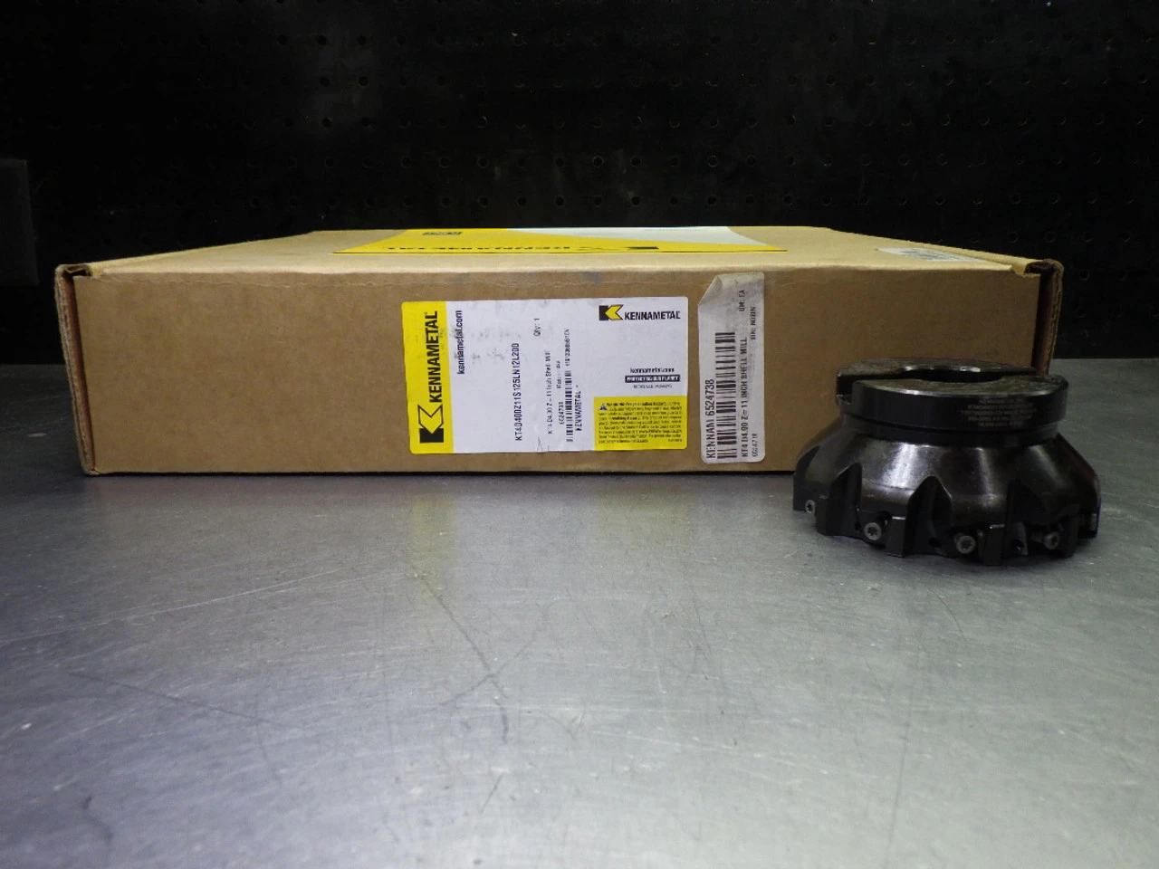 Kennametal 4" Coolant Thru Facemill 1.25" Arbor KT4D400Z11S125LN12L200 (LOC1194A)