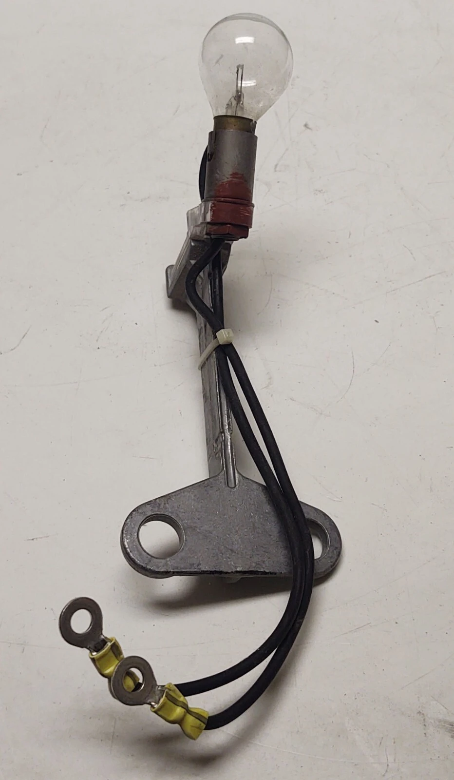 Railroad Crossing 10 VDC Light Bulb GE with Cast Aluminum Bracket Twist Lock