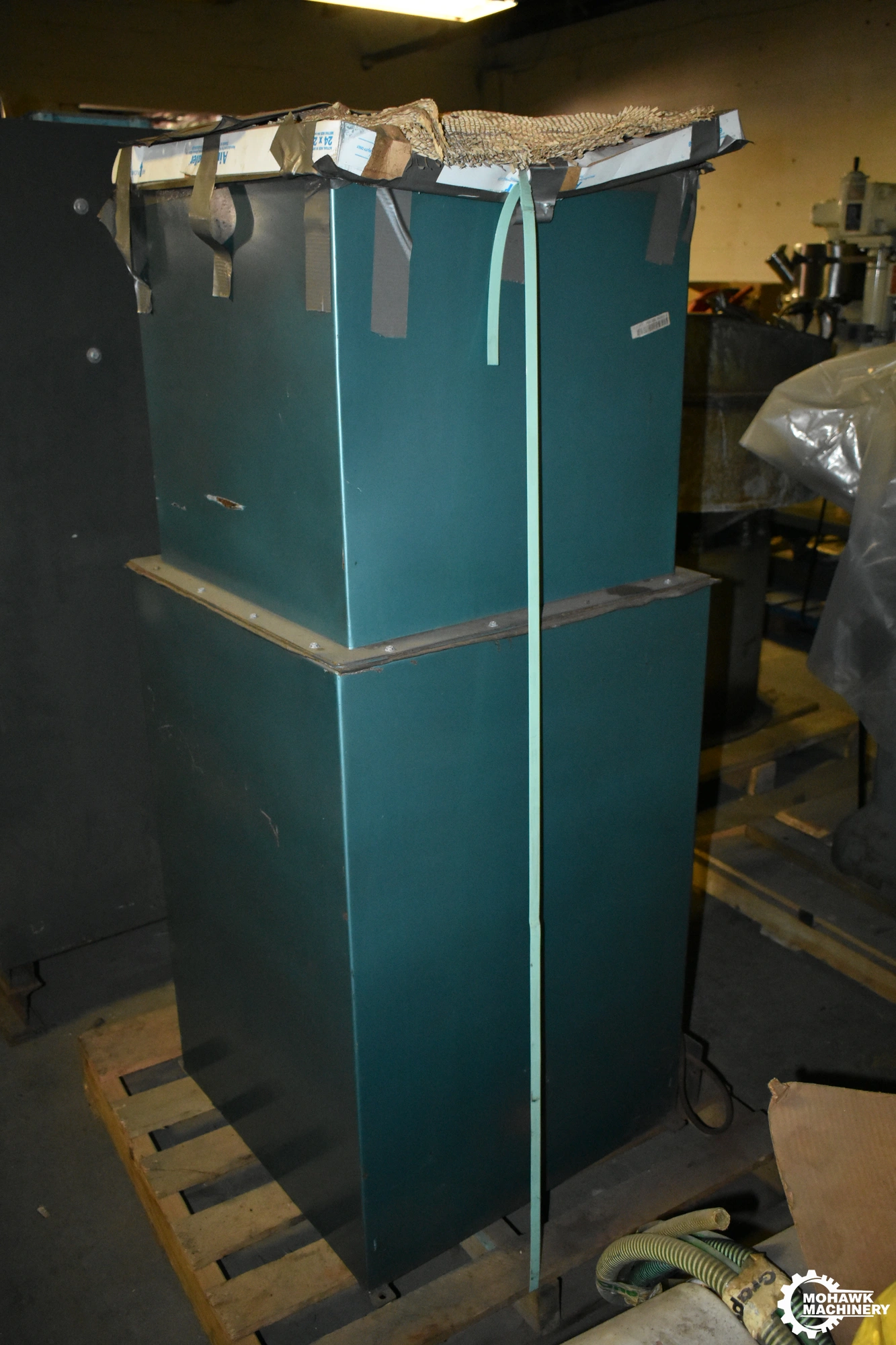 INDUSTRIAL FLOOR-STANDING DUST COLLECTOR w/SINGLE PHASE ELECTRICS