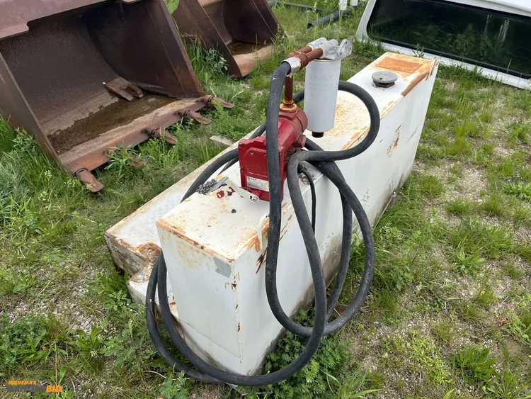 Used DIESEL FUEL TANK WITH PUMP _UNKNOWN_ Stationary Fuel Tanks Michigan US | Miedema Asset Management Group #1148274
