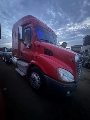 Used 2017 FREIGHTLINER CASCADIA Miscellaneous Trucks/Trailers California US | Revelation Machinery #1421965