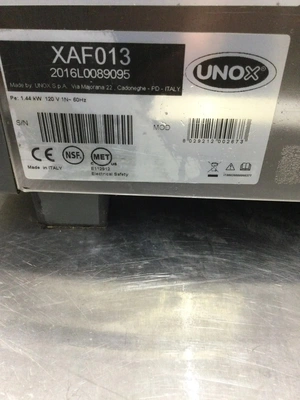 167-0312 Cadco Lisa XAF-013 Heavy Duty Electric Half Size Oven