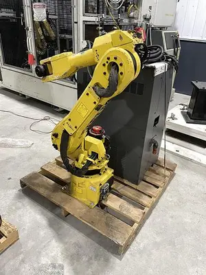 Used 2004 FANUC ARC MATE 120IB Robots Michigan US | Aucto #1332272