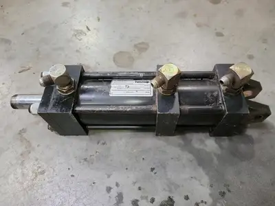Used ROYAL ELECTRIC H32NMC4+1C1D2A1A-2018 Parts (Hydraulics and Pneumatics) British Columbia CA | Lenmark #266368