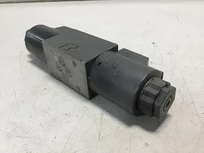 USED VICKERS DG4V-3-2C-M-U7-H-7-52