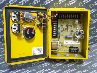 Enmet Corporation ISA33RAL Gas Monitor Control Unit 03410-1 Used