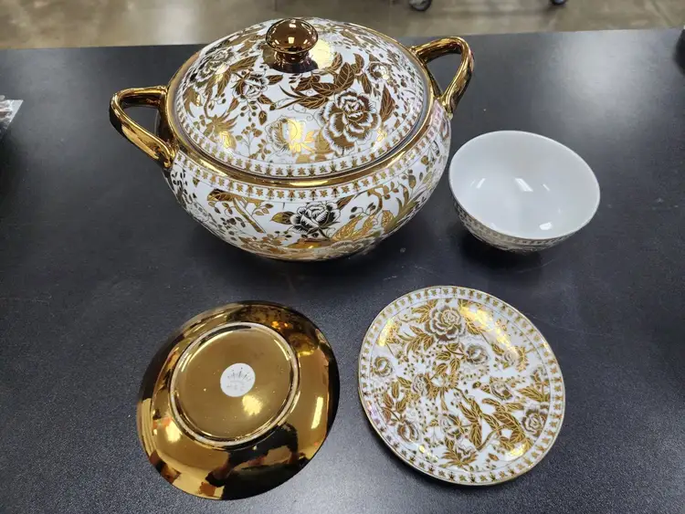Used Isaac Peoria Used Fine Porcelain set gold plated C IP Restaurant Equipment (Miscellaneous) Illinois US | Falcon Restaurant Supply #1376699