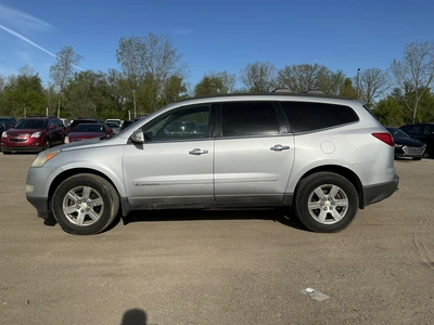 USED 2009 CHEVROLET TRAVERSE