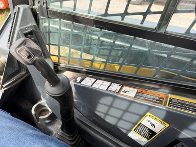 Used 2015 JOHN DEERE 326E WITH 1,162 HOURS Skid Steer Loaders Michigan US | Miedema Asset Management Group #1424758