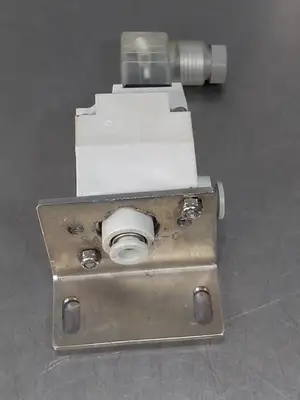 SMC VQ21A1 Solenoid Valve Loc5E5/3
