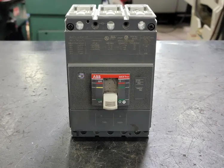 Used ABB XT4S 250 Switchgears British Columbia CA | Lenmark #240584