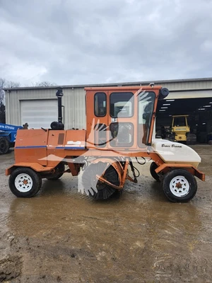 USED 2005 BROCE RJ350