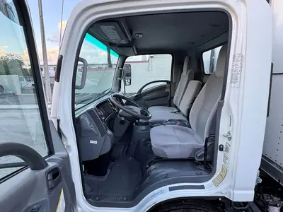 Used 2019 ISUZU NQR Reefer Trucks Florida US | Truck and Van Outlet #1509201