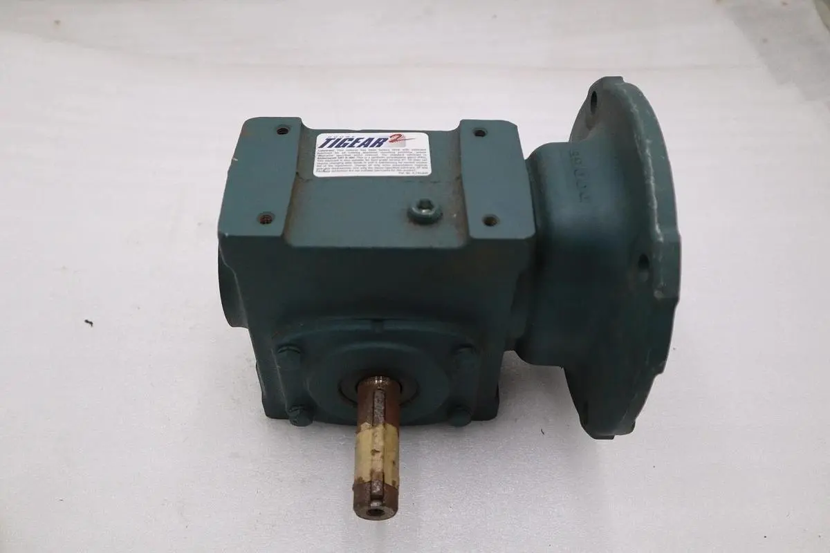 NEW BALDOR 15Q20L56 GEAR REDUCER 20:1 STOCK H982
