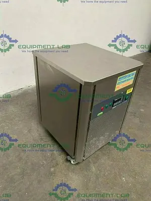 USED BUCHI B-740 RECIRULATING CHILLER, TEMPERATURE RANGE OF -10°C TO +40°C, 230V