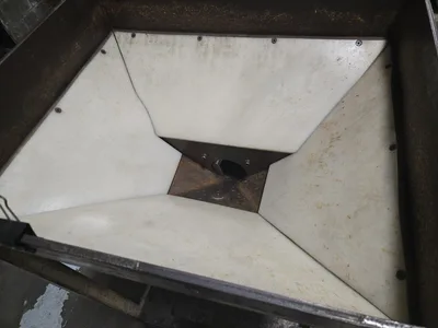 (1) Auger Hopper
