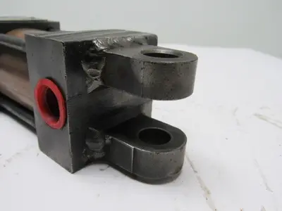 Used UNIVERSAL _UNKNOWN_ Pneumatic Cylinders | Arrow Industrial #633526