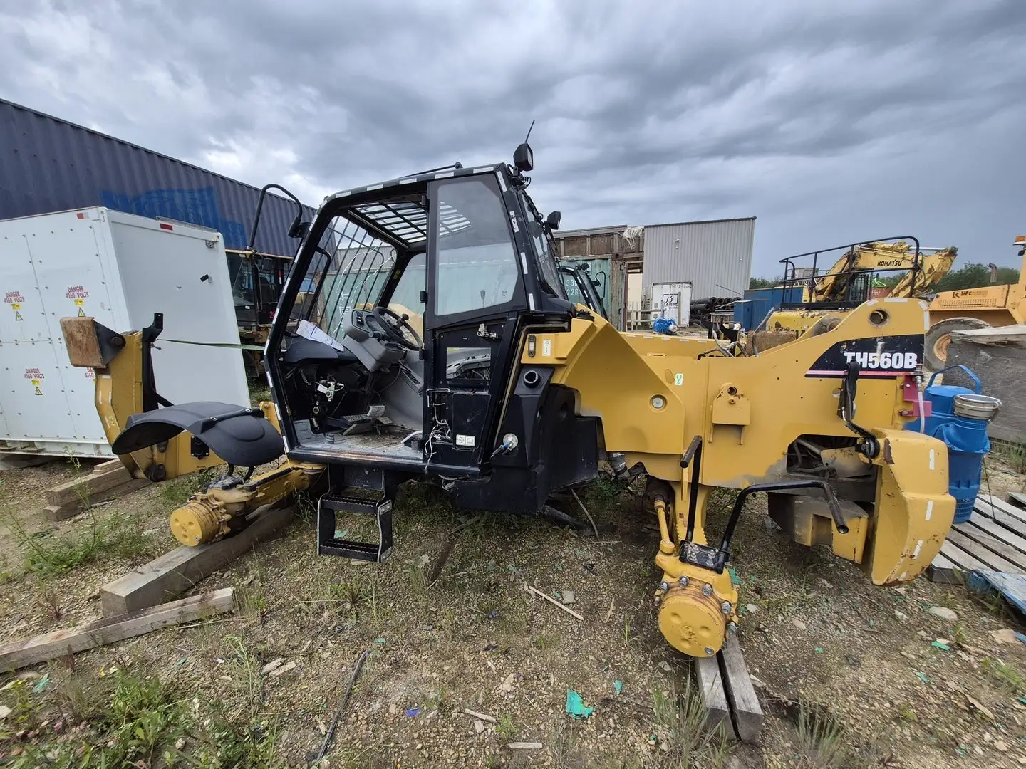 Used CATERPILLAR TH560B Telehandlers British Columbia CA | Lenmark #367038