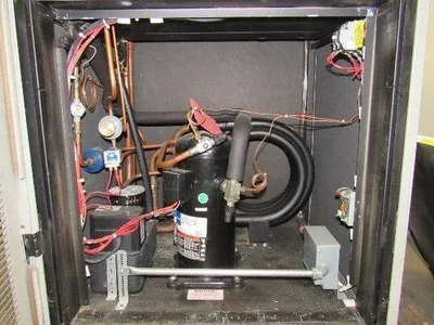 Libert BU071WGAGS060272 Liebert Upflow liquid Cooled AC 460v 3Ph