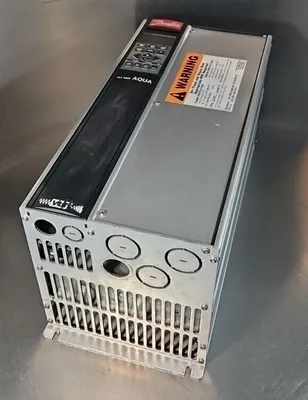 DANFOSS VLT 5000 AQUA 5027 AT4CN1STR0DLF00A00 Drive Loc1F