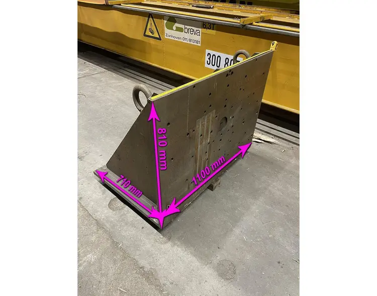 Used CLAMPING BRACKET 1100 X 810 X 710 MM Angle Plates BE | Apt International N.V #366300