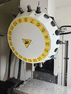 2015 FANUC ROBODRILL ALPHA D21LIA5 CNC Vertical Machining Centers | Silverlight CNC, Inc (2)