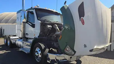 USED 2015 PETERBILT 579