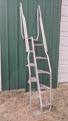 Used _UNKNOWN_ _UNKNOWN_ Ladders Minnesota US | A&I Equipment #1317560