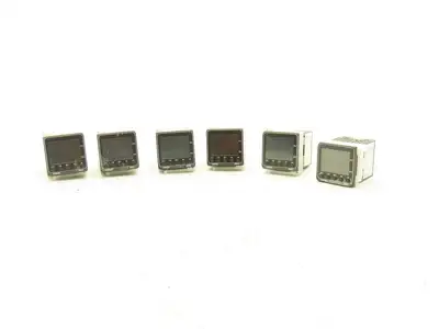 Omron E5CC-QX2ASM-800 Digital Temperature Controller 250VAC Ver 2.1 Lot of 6