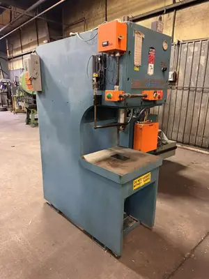 NEFF 0 Hydraulic & Molding Presses | Mohawk Machinery (2)