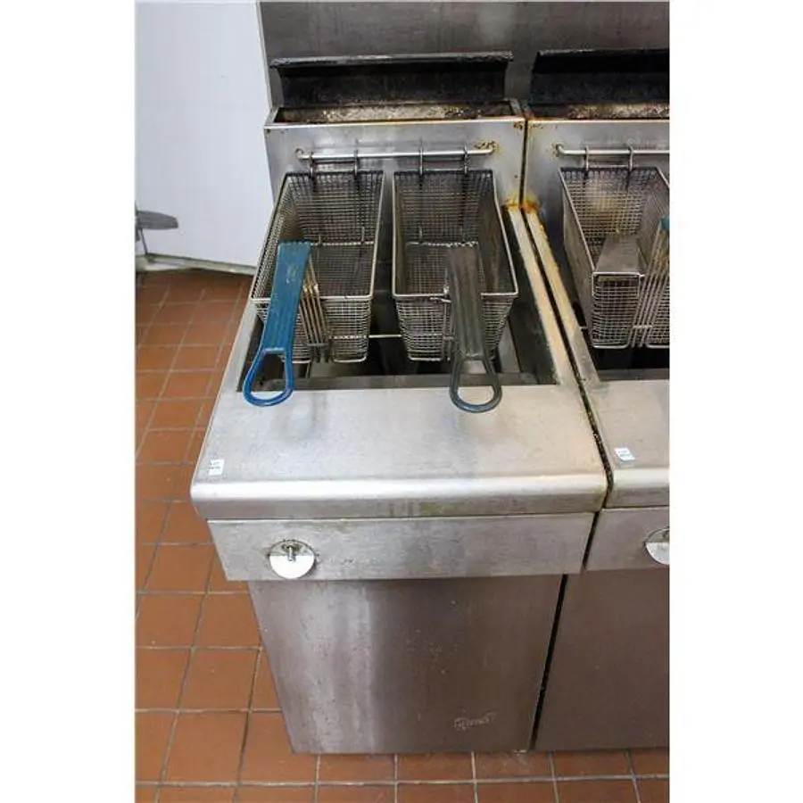 USED QUEST METAL PRODCUTS MV40