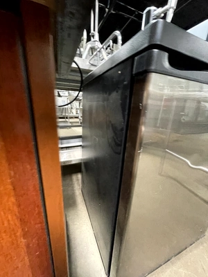 72-0426 Insignia NS-BK1TSS6 Self Conatined Beer Dispenser Cooler