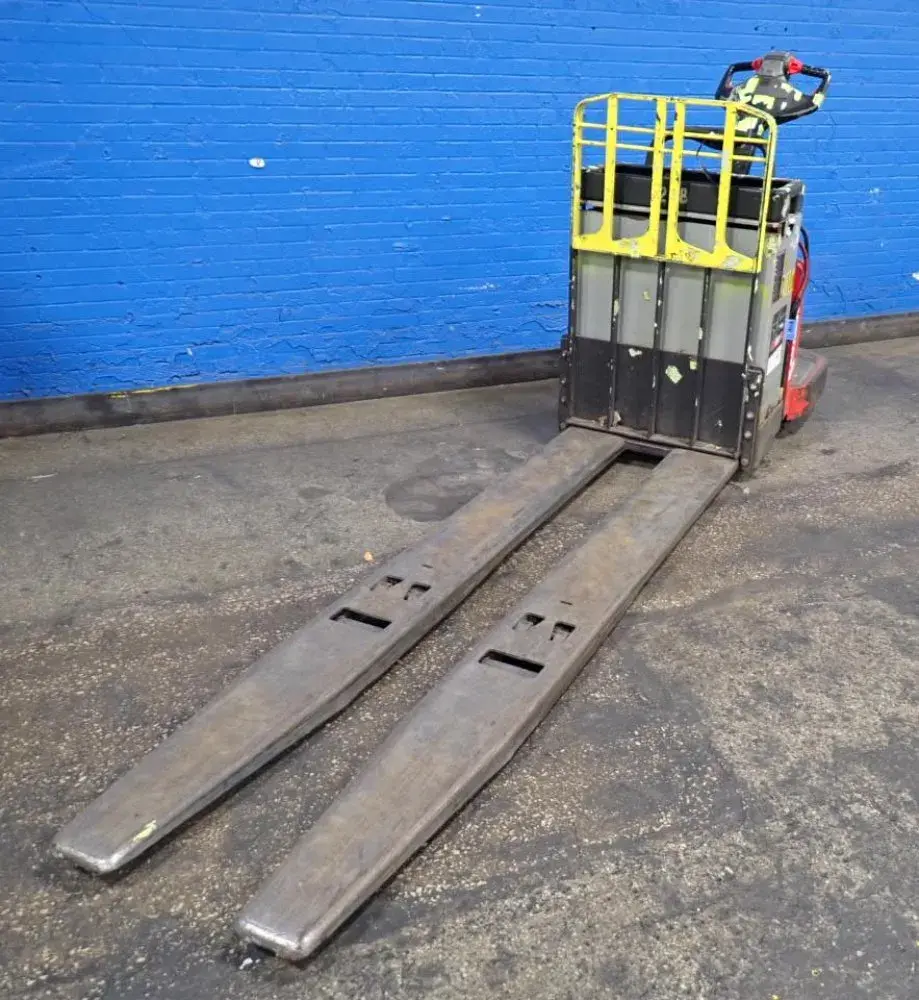 USED THE RAYMOND CORPORATION 8410