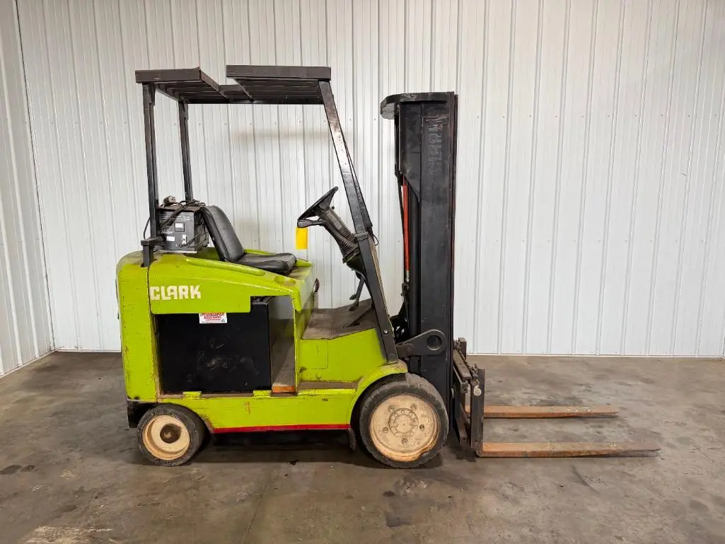 Used _UNKNOWN_ _UNKNOWN_ 4-Wheel Sit down Electric Counterbalance Forklifts Ohio US | Myron Bowling Auctioneers Inc #1574180