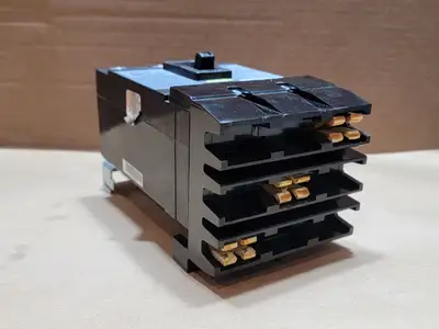 USED SQUARE D QDA32090
