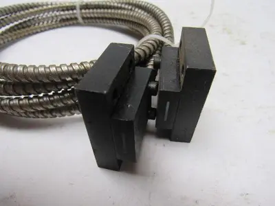 Banner IR23S Terminated Single Fiberoptic  Glass Through Beam Block Lot of 2