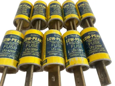 NEW LOT OF 10 BUSSMANN LPJ-125SP FUSES 600VAC 300VDC LPJ125SP