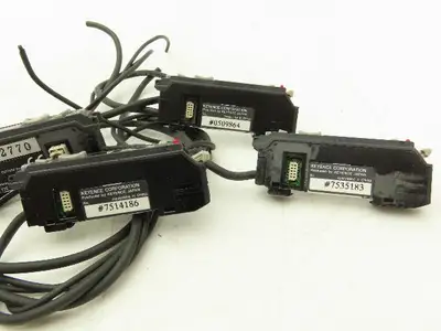 Keyence FS-V31 FS-V32 Fiber Optic Sensor Amplifier NPN 12-24vDC Lot of 3 Sets