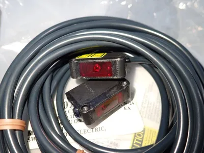 New | in-Stock OMRON E3ZLT61 Photoelectric Sensors Ohio US | HGR 24 #831455