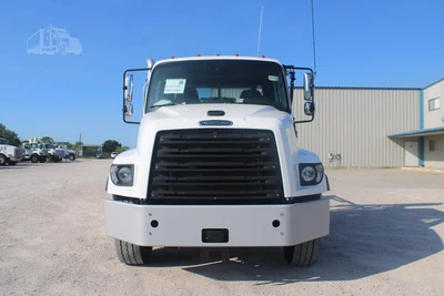 New | in-Stock 2027 FREIGHTLINER 114SD PLUS Rolloff Trucks Texas US | Roll Off Truck World #1507657