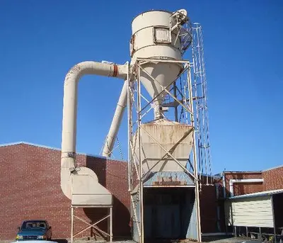 BAG-TYPE DUST-COLLECTOR WITH BIN-TRUCK DUMP