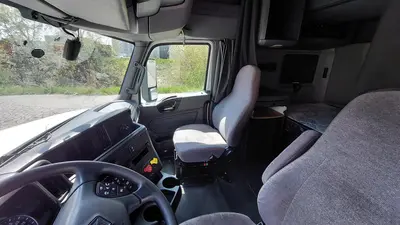 2019 INTERNATIONAL LT625 Sleeper Truck Tractor | Platinum Group (25)