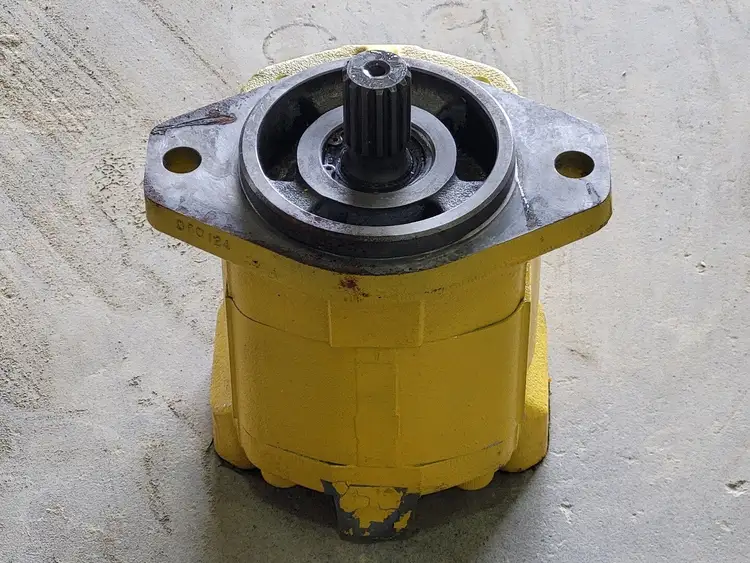 New | in-Stock KOMATSU 704-30-42140R Parts (Hydraulics and Pneumatics) British Columbia CA | Lenmark #264497