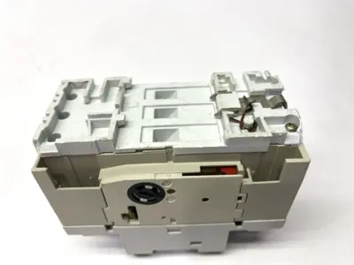 USED ALLEN-BRADLEY MANUAL STARTER 3-PHASE 600V 2.5A